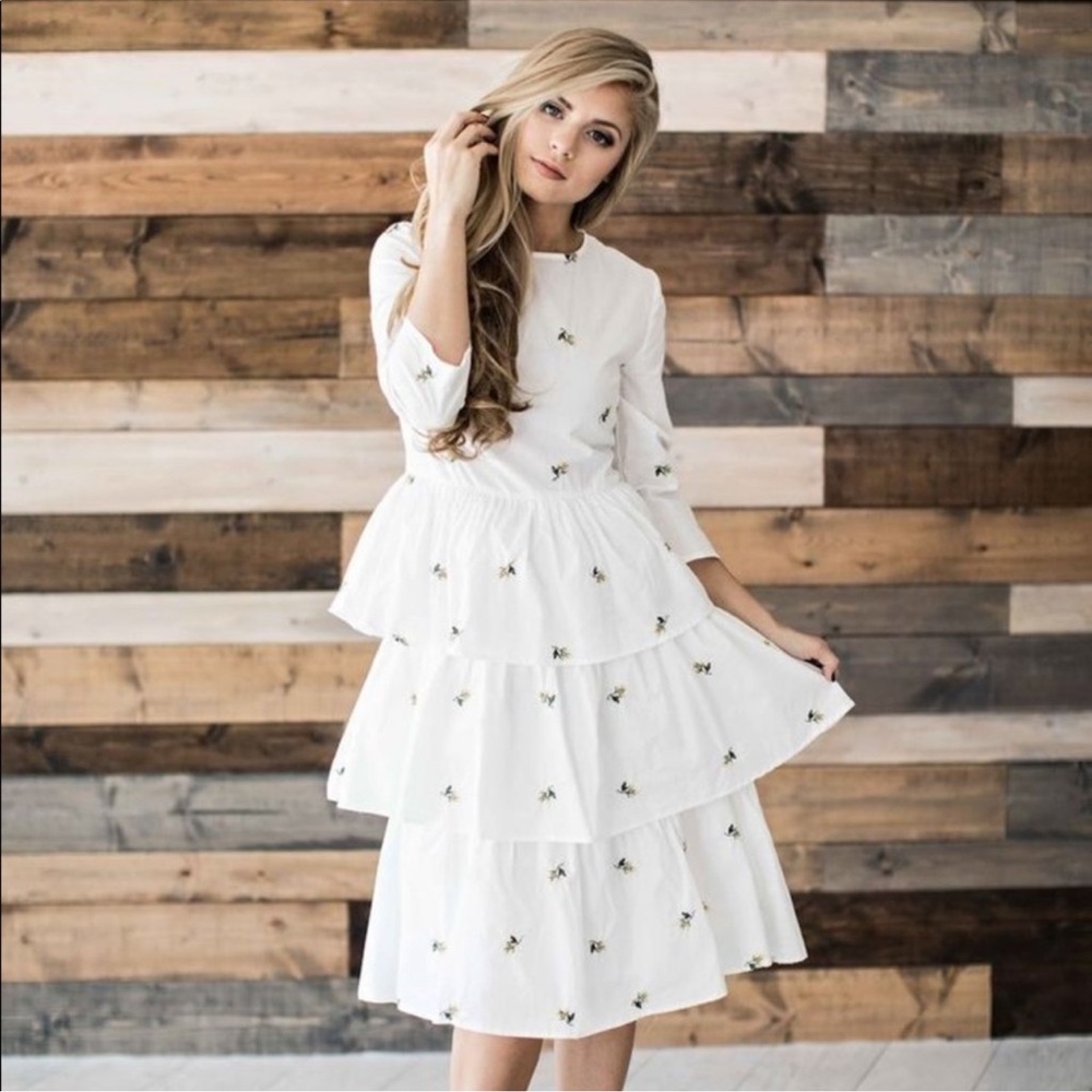 English Factory Dress Womens Small‎ 3 Tier Ruffles White With Flowers